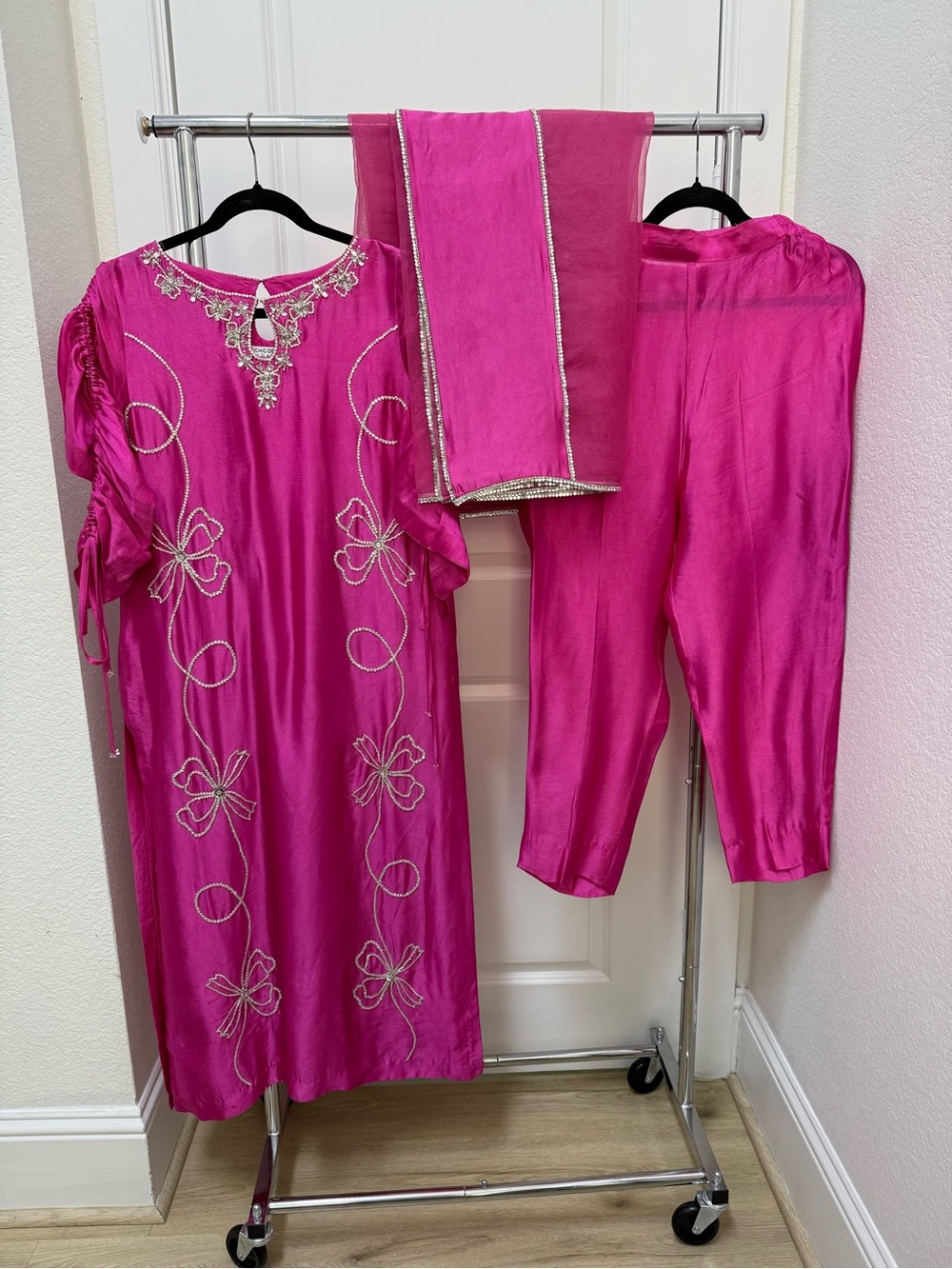 3 pcs Pakistani sheesha silk long Kurta, pants and dupatta Chicophicial
